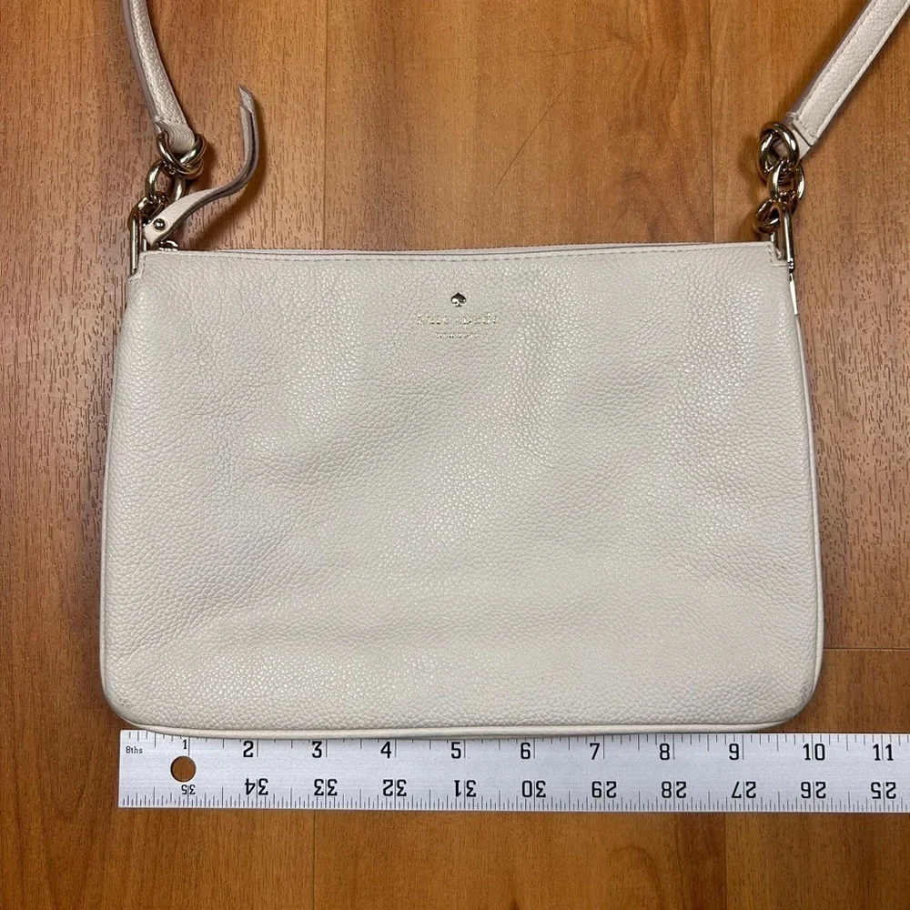 Kate Spade‎ Cream Crossbody Bag Pebbled Leather Zip Top Adjustable Strap